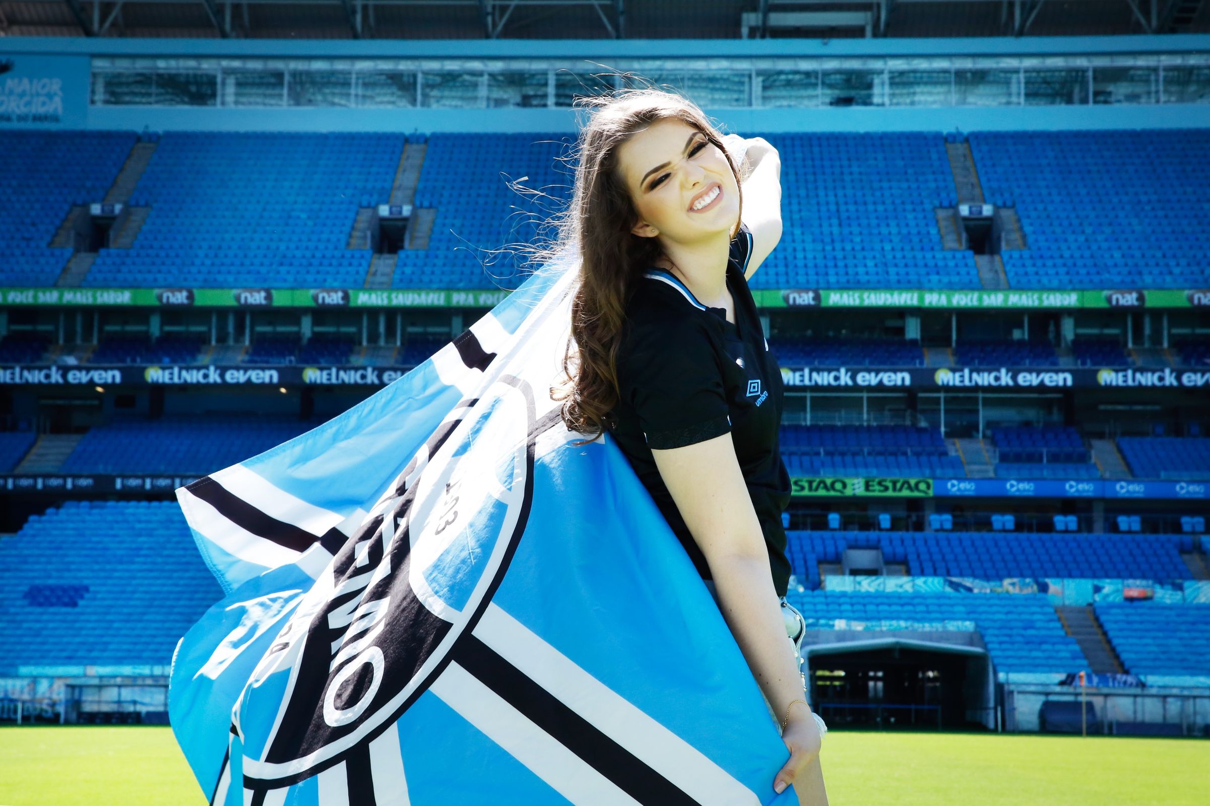 Foto ENSAIO 15 ANOS LUIZA - Imagem 2